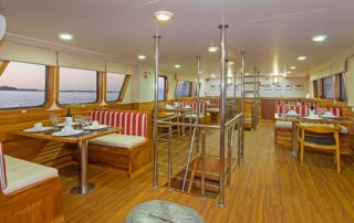 Koln yacht galapagos dinner deck Koln yacht galapagos dinner deck