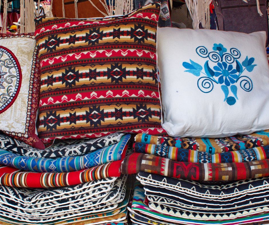 handicrafts otavalo market
