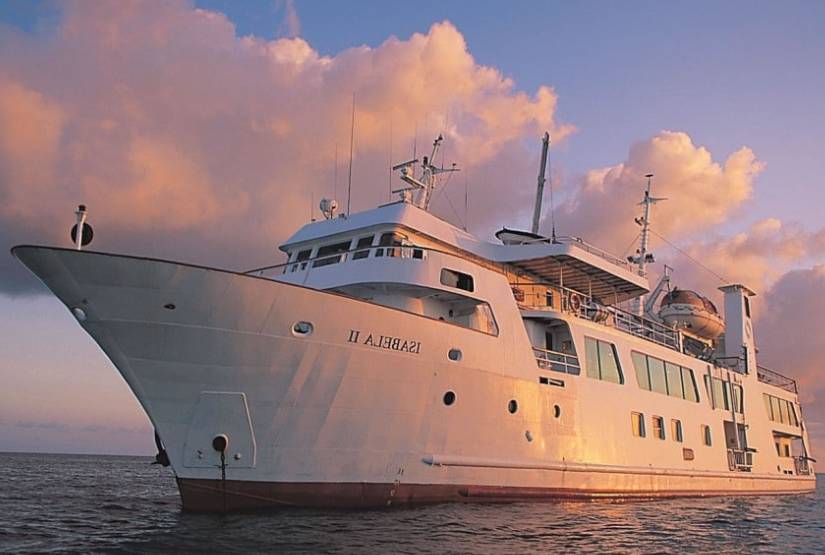 Isabela II Yacht last minute