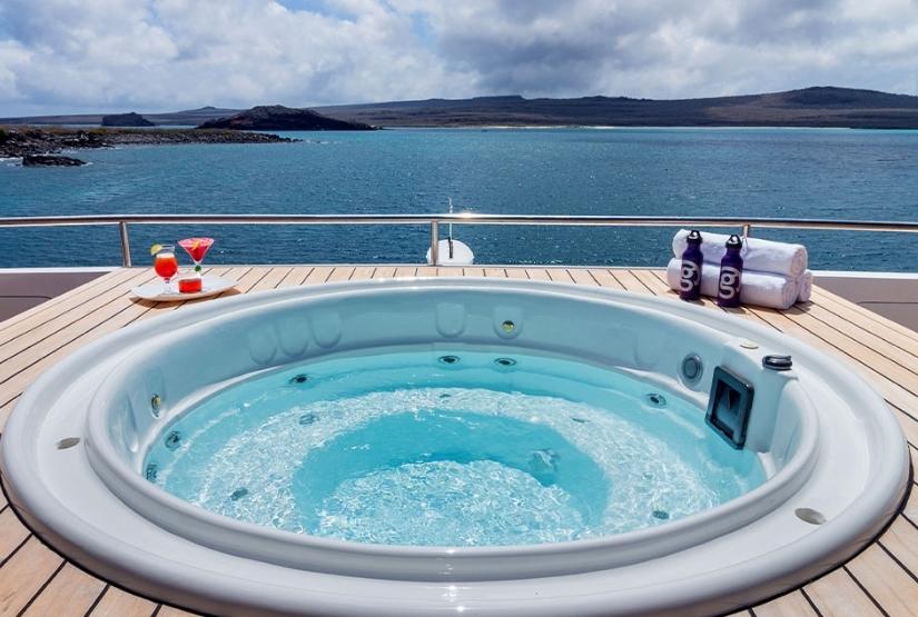 Reina Silvia Voyager Jacuzzi