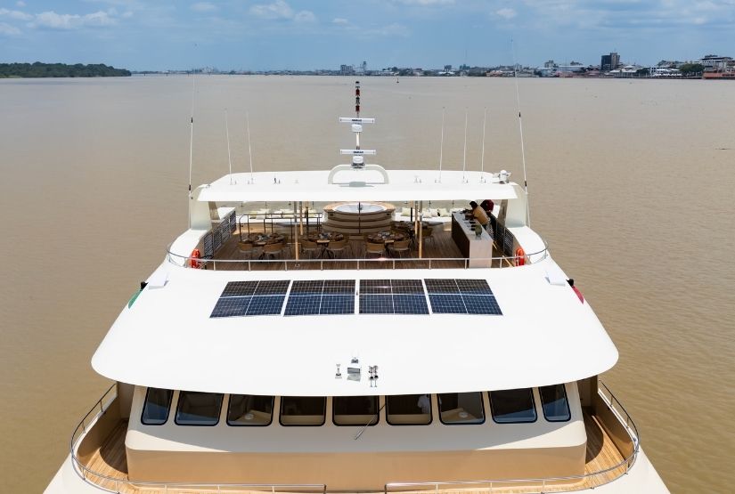 Monique exterior 5