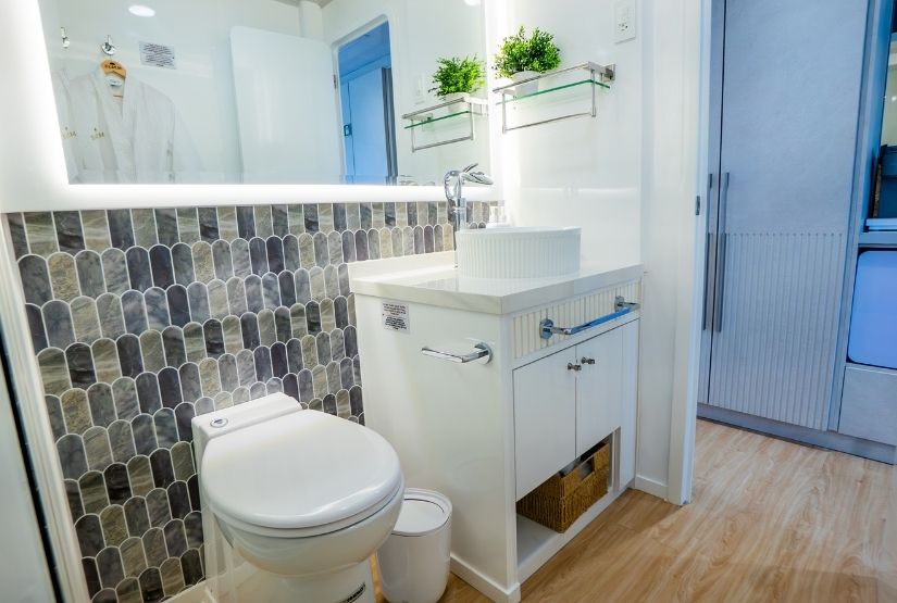 Monique staterooms 7