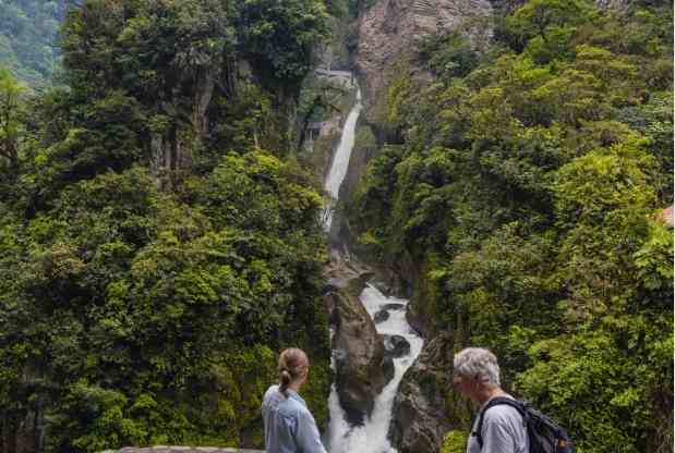pailon del diablo baños