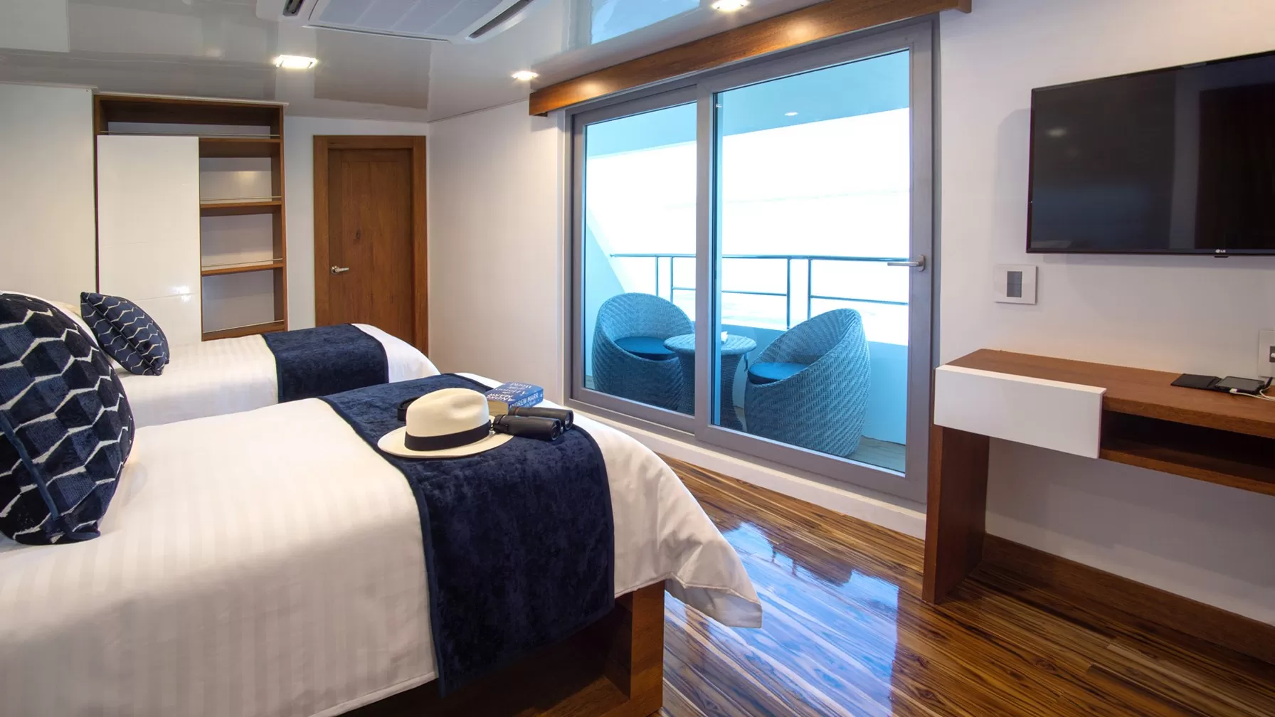 Infinity Yacht