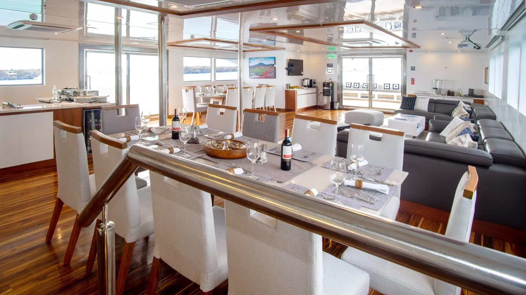 Infinity Yacht