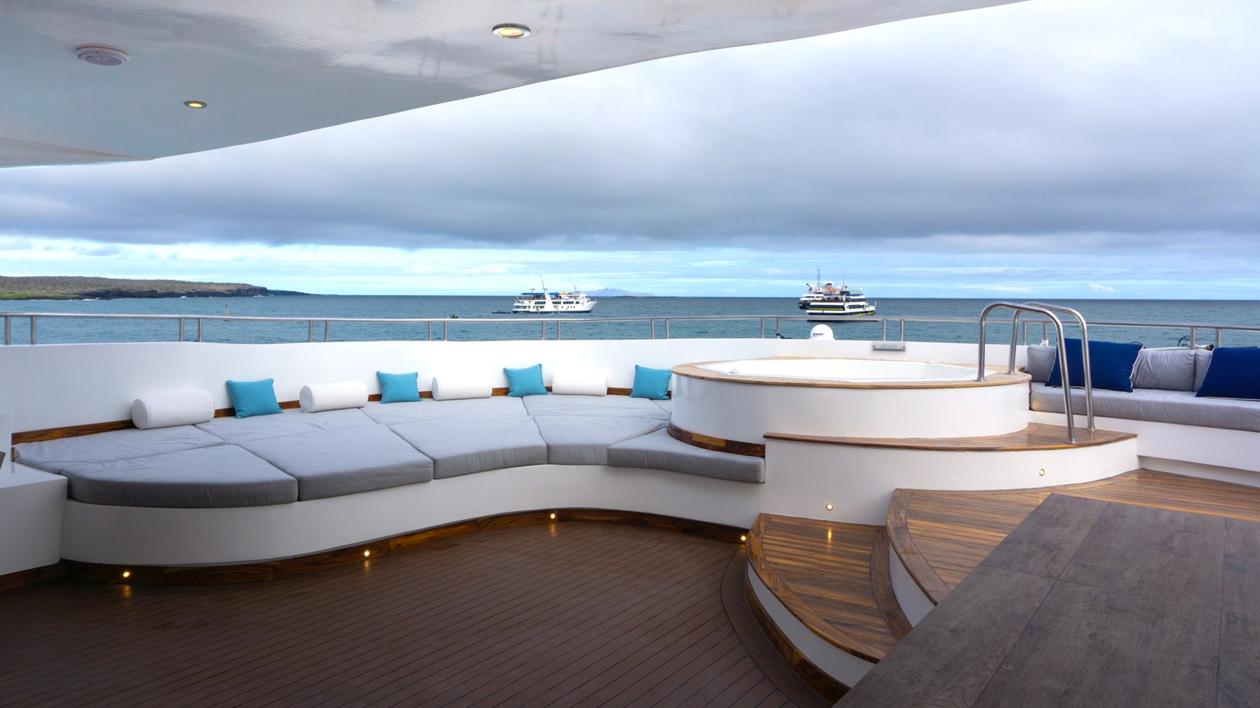 Infinity Yacht