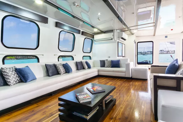 Narural Paradaise Yacht