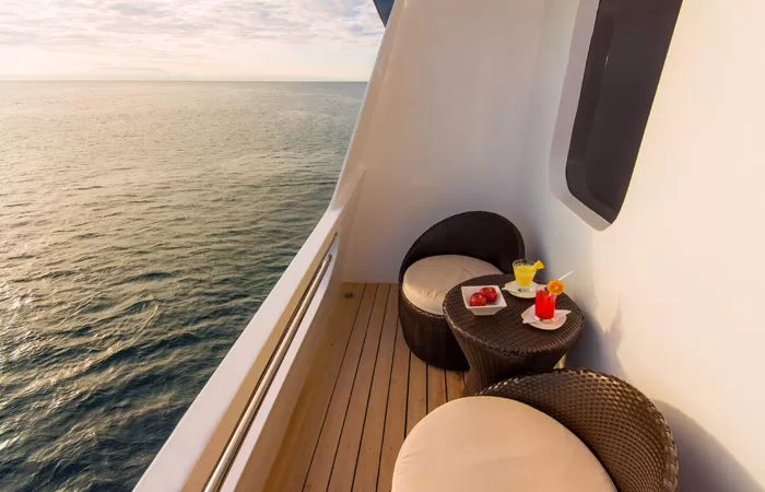 Narural Paradaise Yacht