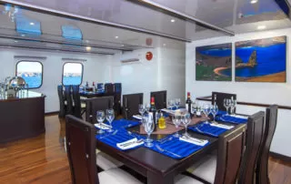 natural-paradise-dining-room