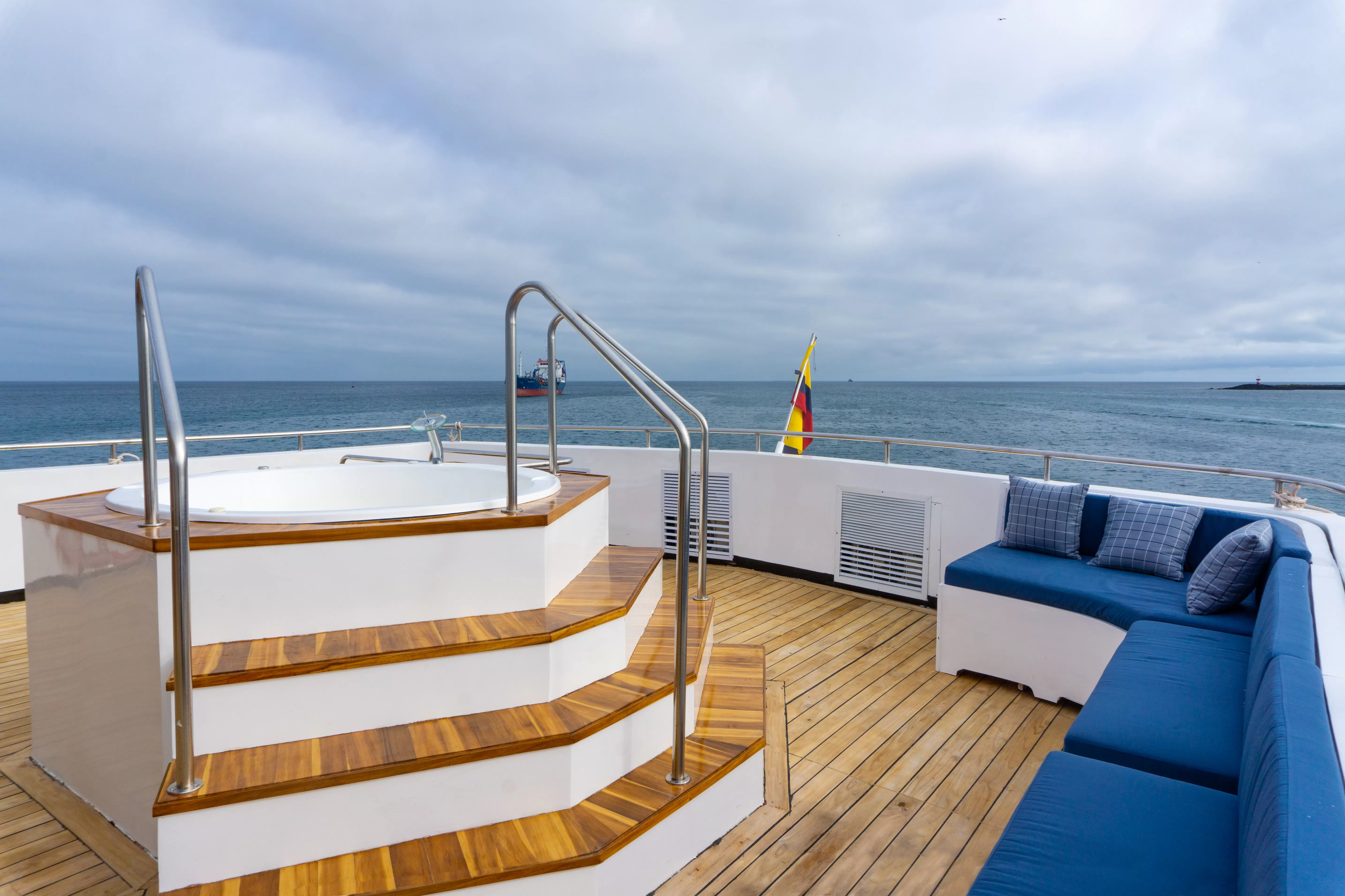 sundeck2 Calipso Yacht
