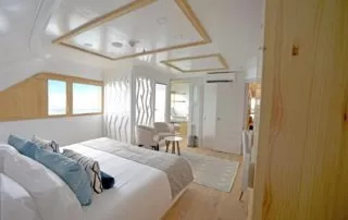 11 Sundeck-view-jacuzzi Sea Star Yacht
