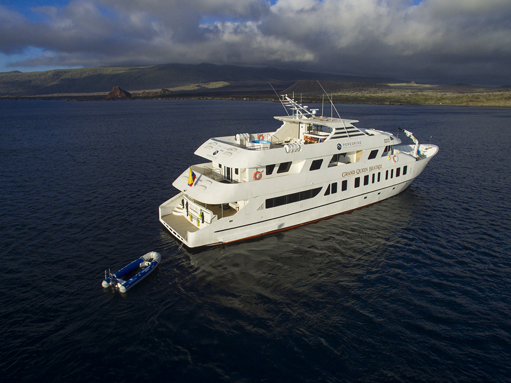 Grand Queen Beatriz Yacht