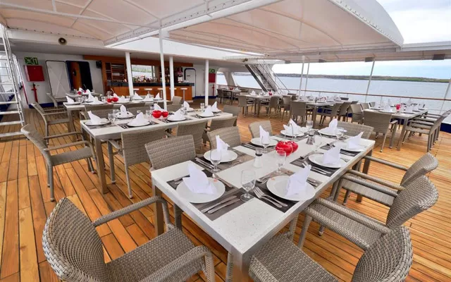 eclipse-al_fresco-dining Eclipse Yacht