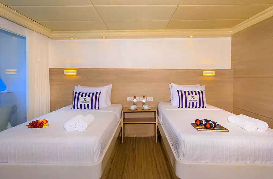 Treasure of Galapagos Yacht