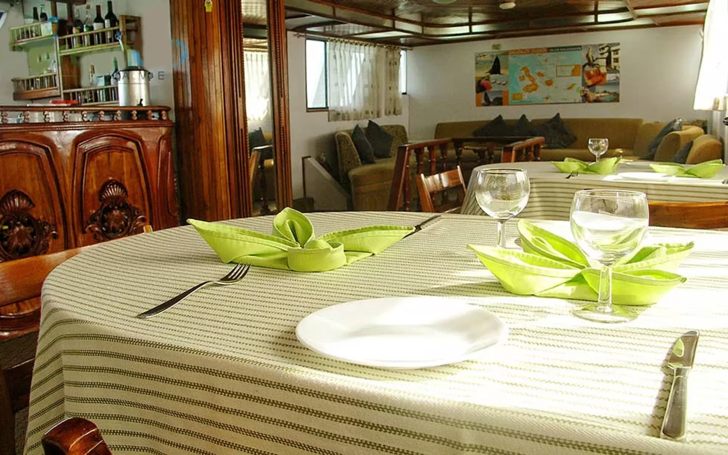Darwin Yacht Deck Plans