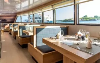 Bonita Yacht Galapagos dinning area