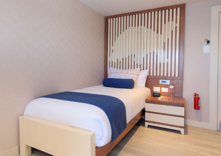 Elite Catamaran has beautiful single cabin.