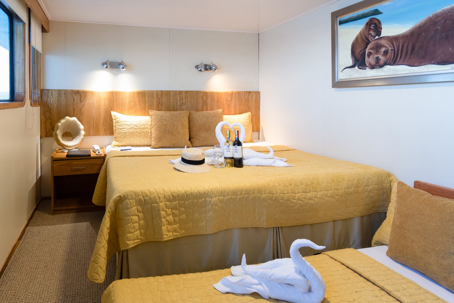 Galaxy Yacht First Class