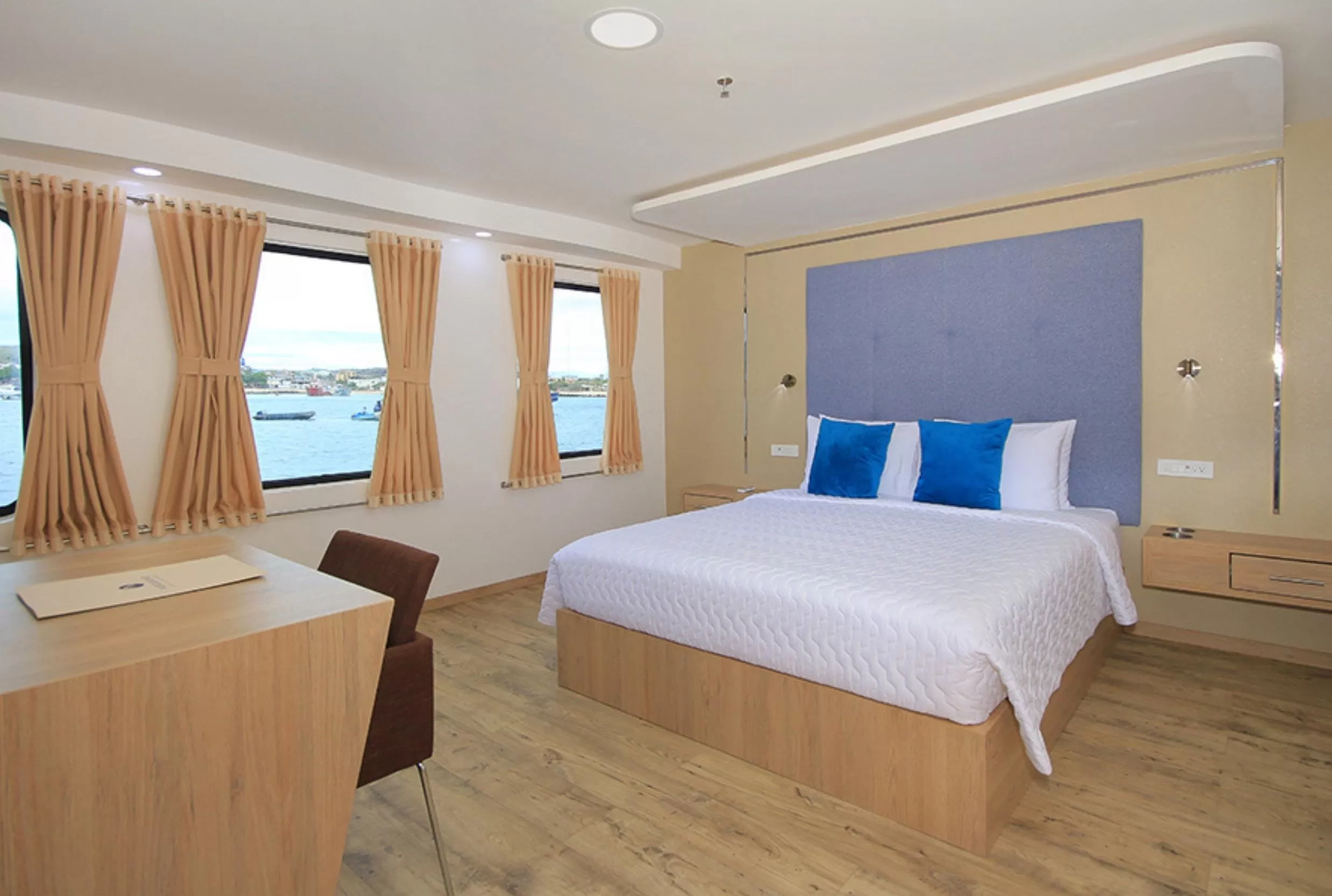 Grand Queen Beatriz single bed Grand Queen Beatriz single bed