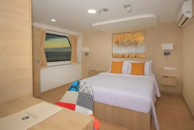 Grand Queen Beatrz cabin