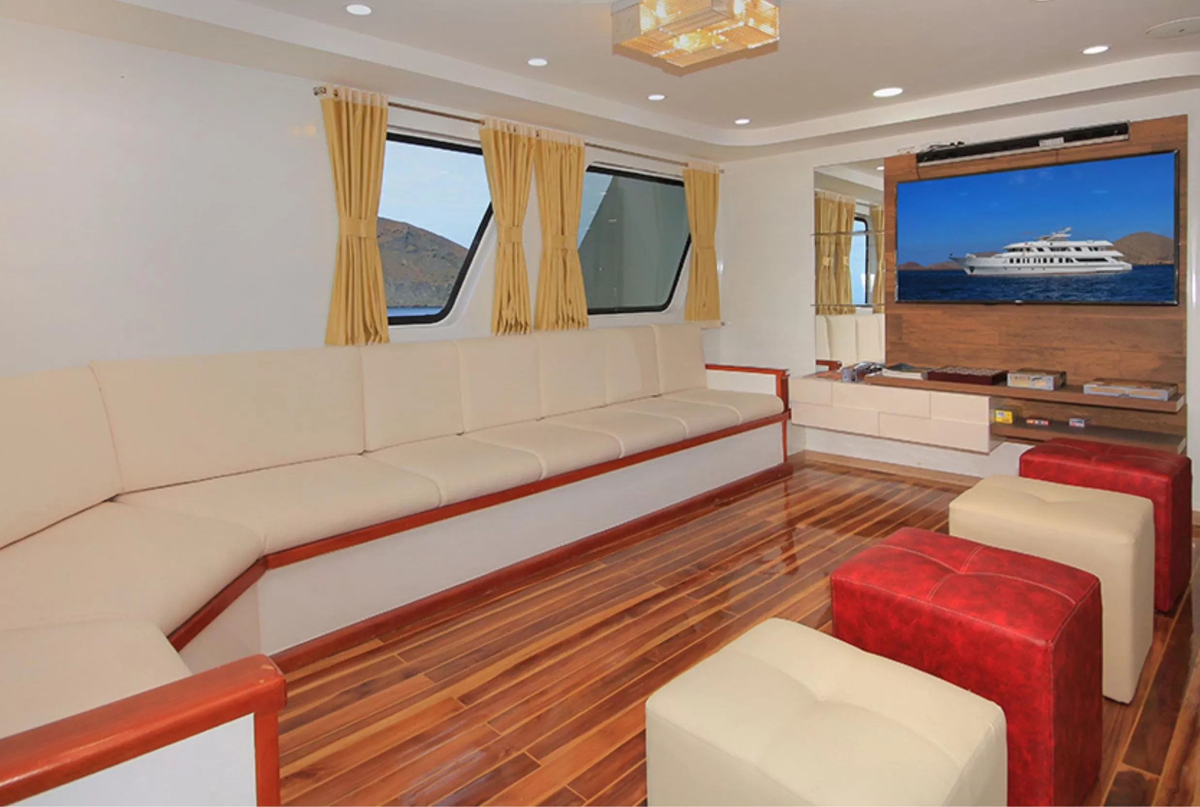 Queen Beatriz Galapagos Reviews Queen Beatriz Galapagos Reviews