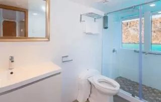 grand daphne bathroom upper deck