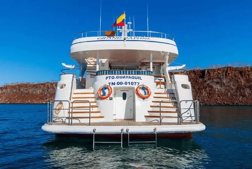  grand daphne galapagos