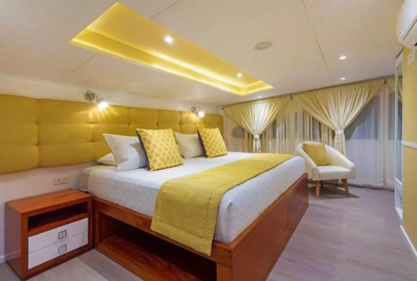 grand daphne main deck suite