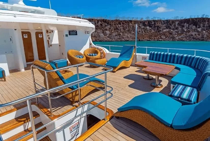 grand daphne sundeck