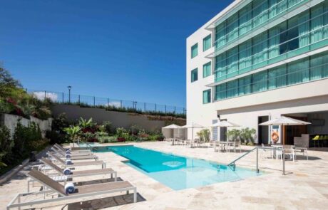 holiday inn quito pool