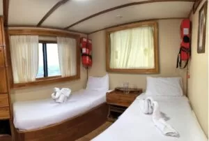Fragata Yacht Twin Bed cabin