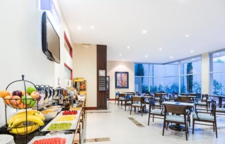 Holiday Inn Express Buffet