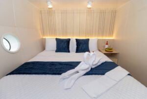 Galaxy-Diver-Cabin-Doble-Bed-Lower-Deck