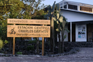 Full Ecuador Charles Darwin Station