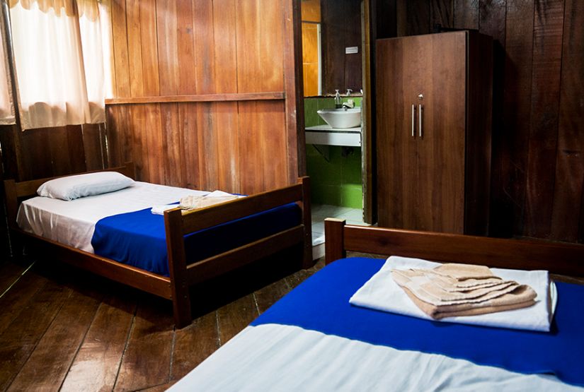 guacamayo lodge jungle tour room