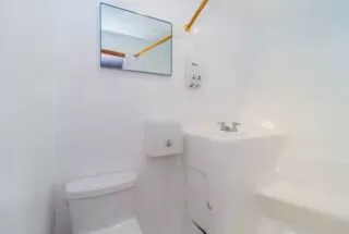 Danubio Azul Yacht bathroom