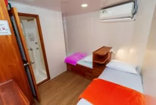 Danubio Azul Yacht twin beds