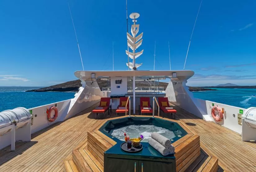 Grand Queen Beatriz Yacht Jacuzzi