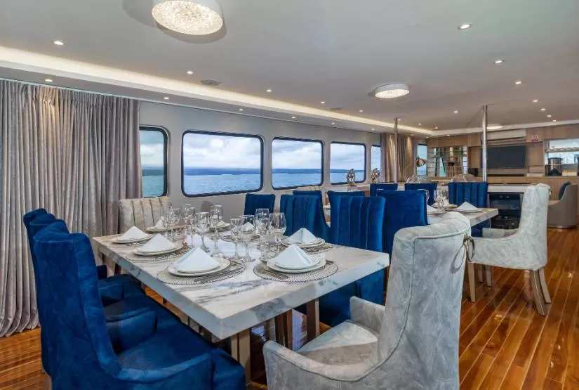 Grand Queen Beatriz Yacht dining room