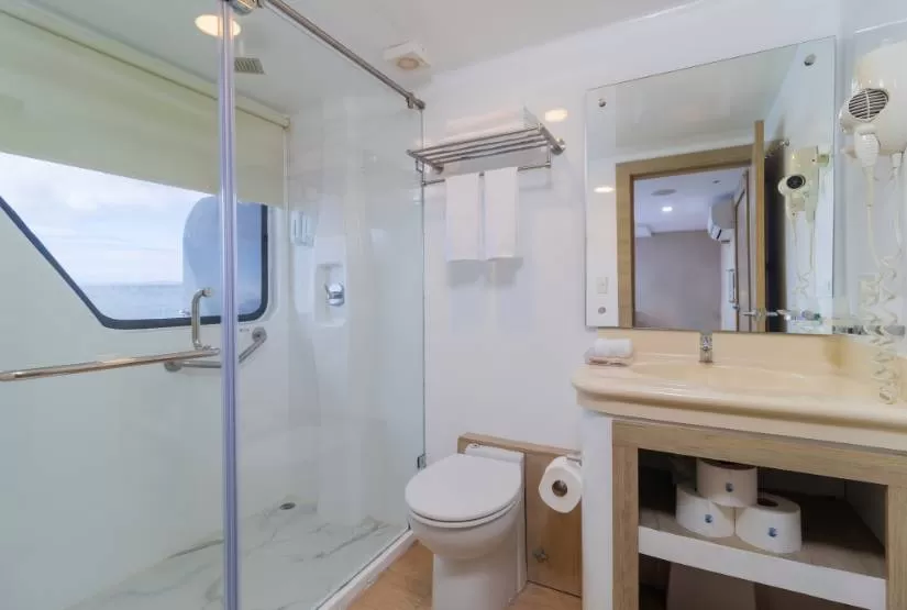 Grand Queen Beatriz Yacht gps bathroom