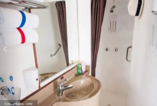 Letty Yacht bathroom