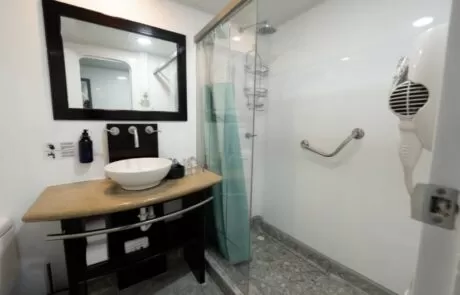 Anahi Catamaran shower