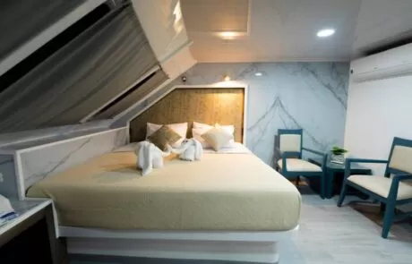 Anahi Catamaran suite cabin