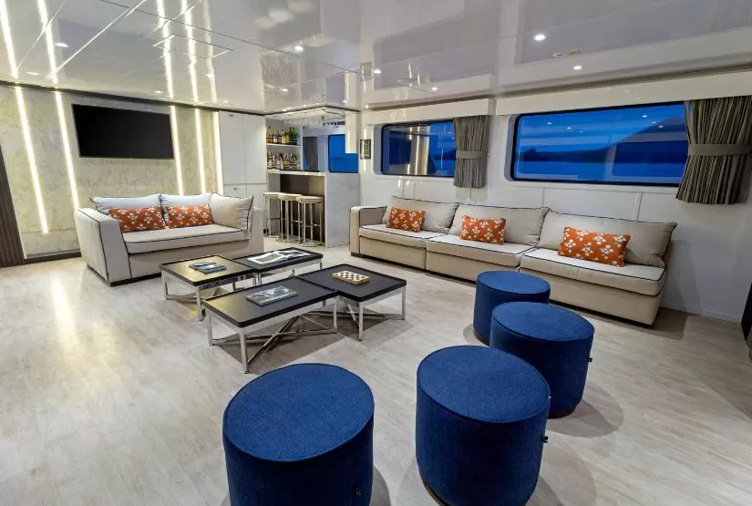 Galaxy Yacht Living room