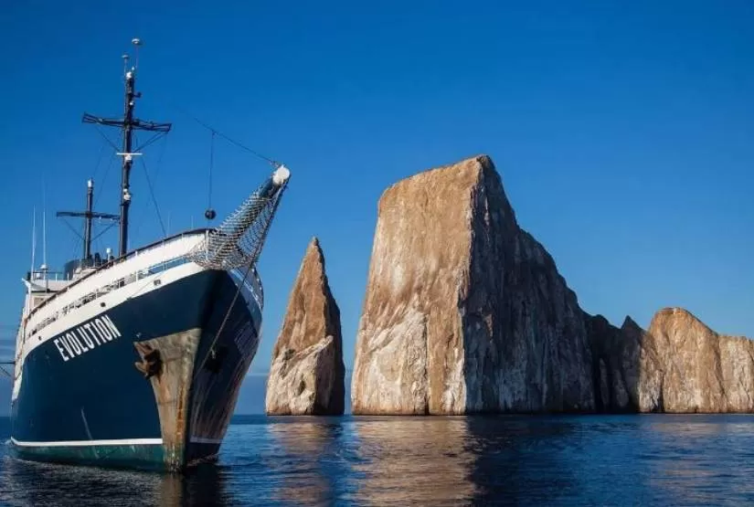 Evolution Yacht Galapagos