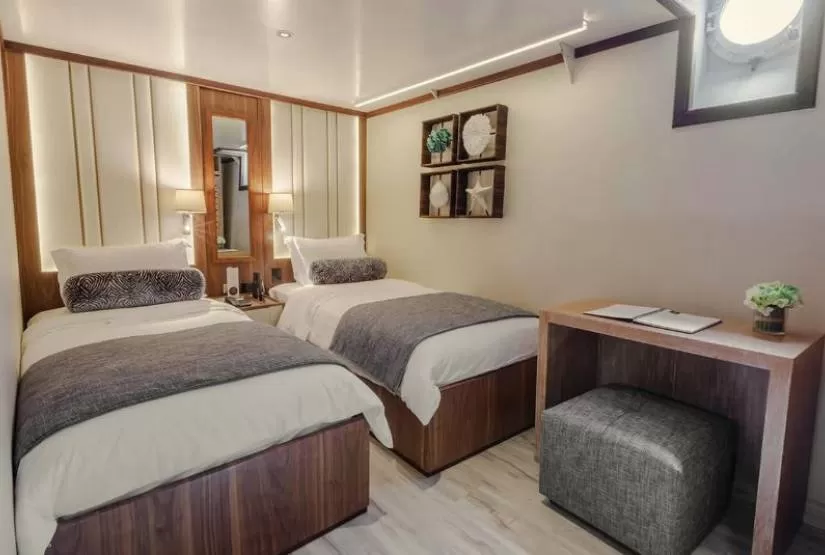Evolution Yacht Twin Beds