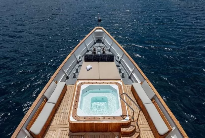 Grace Yacht Oversized Jacuzzi