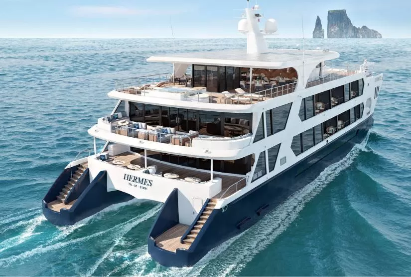 Hermes Yacht exterior