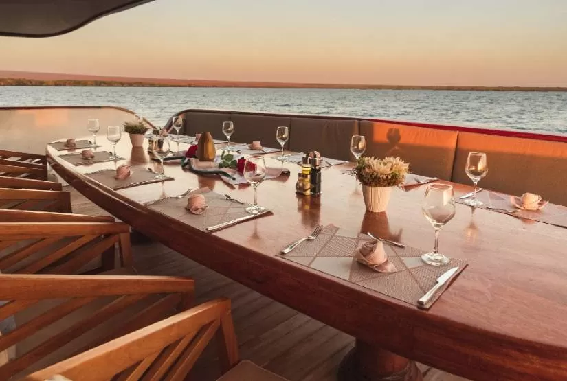 Sea Star Yacht Al fresco Dining room