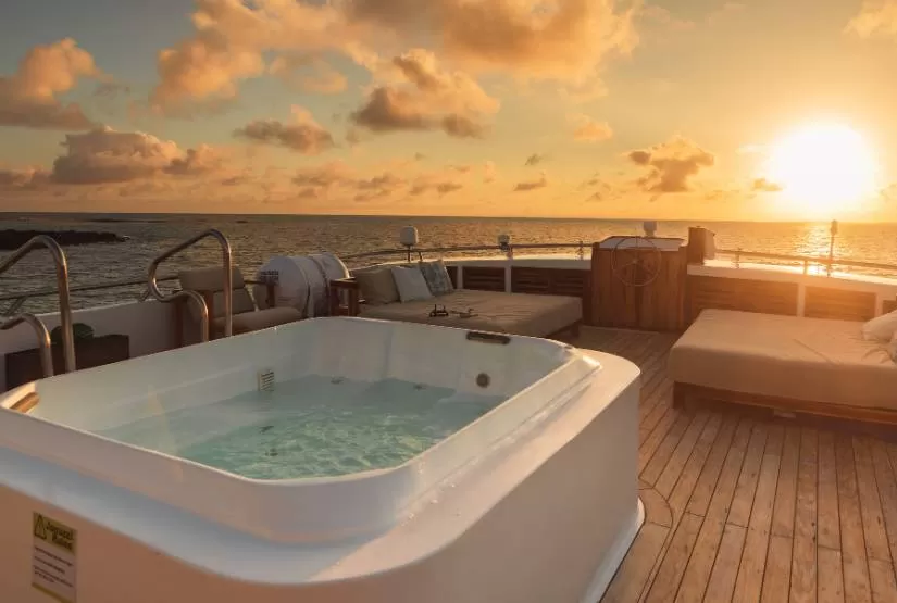 Sea Star Yacht Jacuzzi